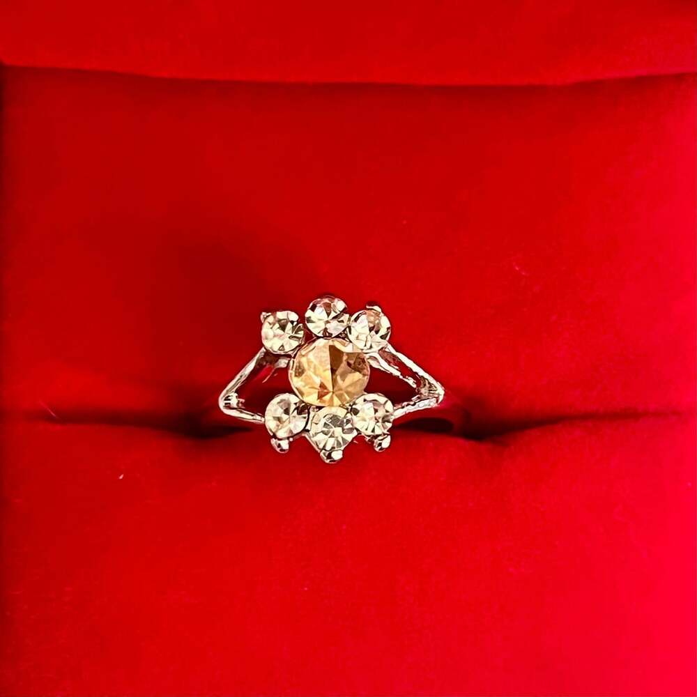 Vintage Uncas Sterling Silver Rhinestone Cocktail Ring Size 6